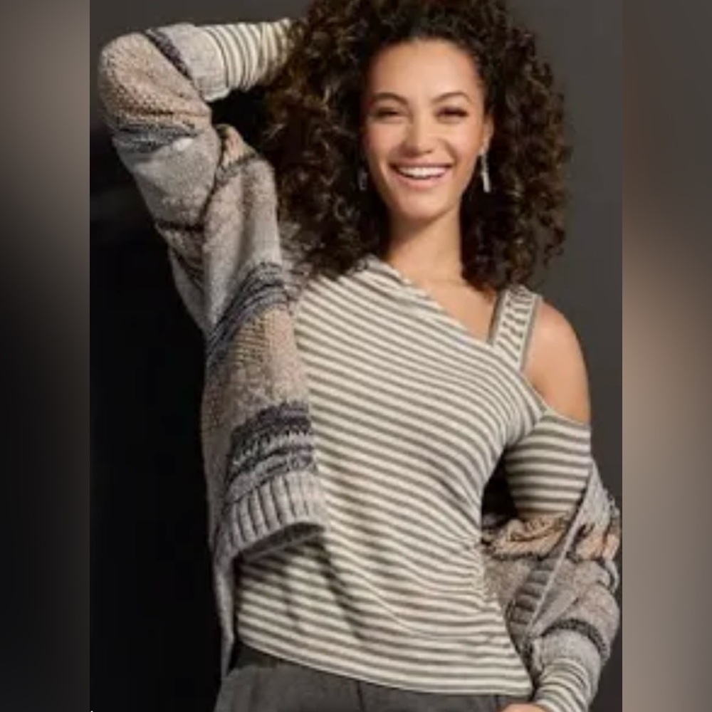 Cabi Dare Tee (Sooo soft) - Picture 4 of 6